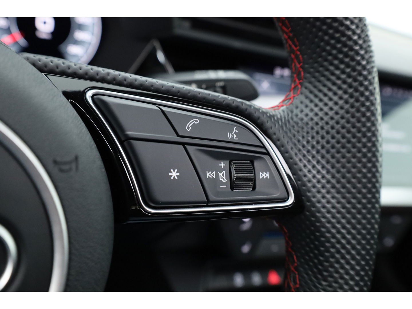 Audi A3 Sportback 35 TFSI | Pano | Afn. Trekhaak | Sportstoelen | Apple CarPlay | Stoelverw. | Camera | 17"