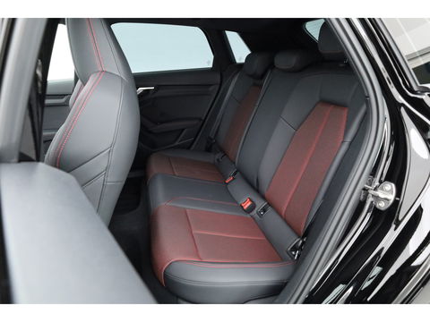 Audi A3 Sportback 35 TFSI | Pano | Afn. Trekhaak | Sportstoelen | Apple CarPlay | Stoelverw. | Camera | 17"