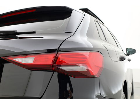 Audi A3 Sportback 35 TFSI | Pano | Afn. Trekhaak | Sportstoelen | Apple CarPlay | Stoelverw. | Camera | 17"