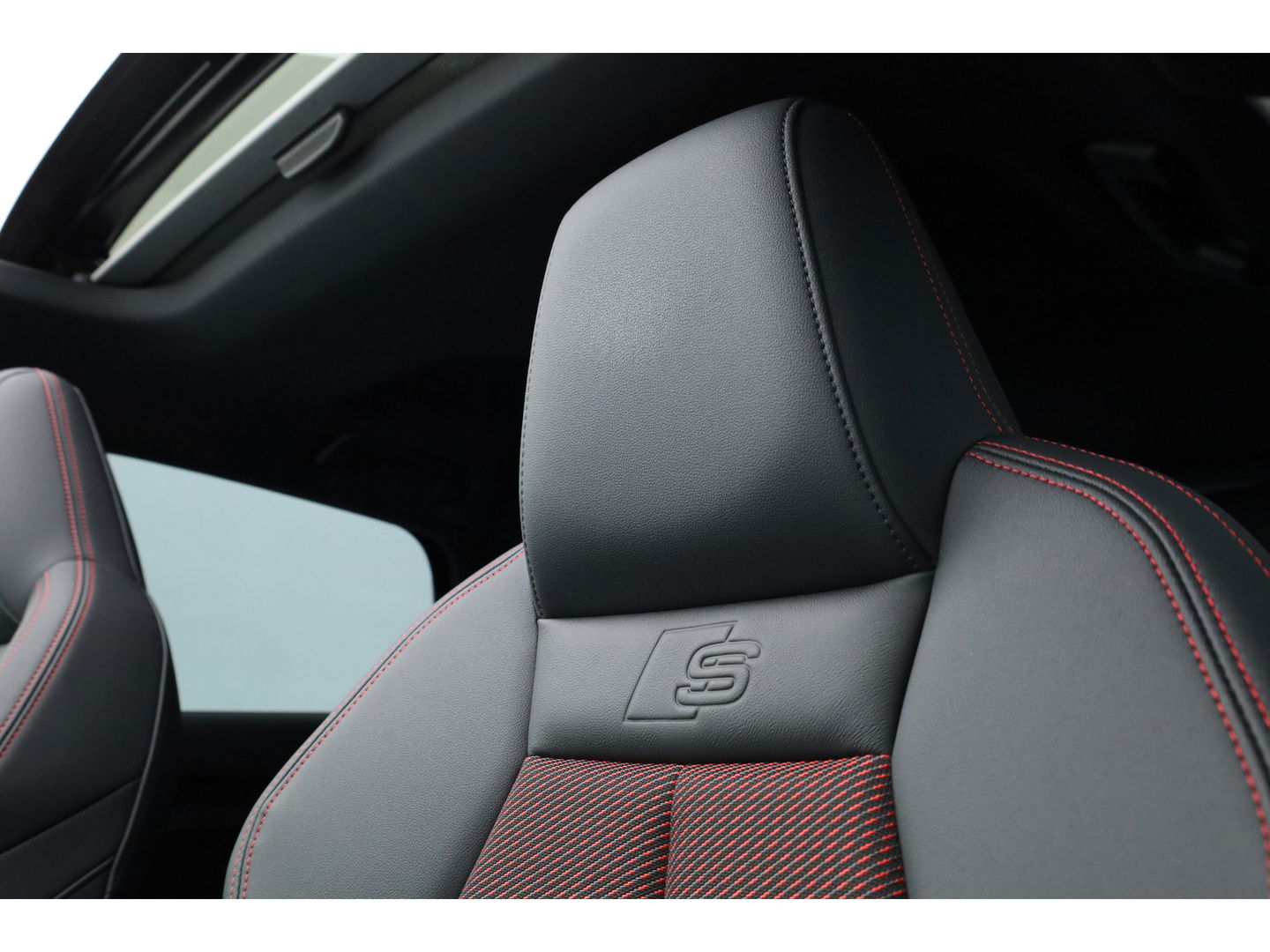 Audi A3 Sportback 35 TFSI | Pano | Afn. Trekhaak | Sportstoelen | Apple CarPlay | Stoelverw. | Camera | 17"