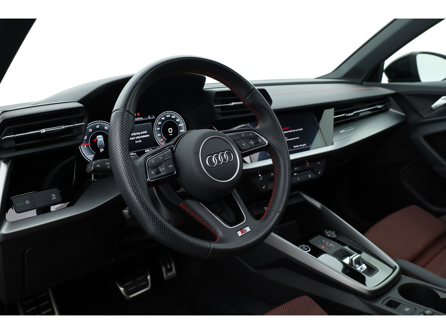 Audi A3 Sportback 35 TFSI | Pano | Afn. Trekhaak | Sportstoelen | Apple CarPlay | Stoelverw. | Camera | 17"