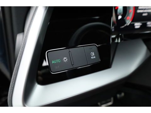 Audi A3 Sportback 35 TFSI | Pano | Afn. Trekhaak | Sportstoelen | Apple CarPlay | Stoelverw. | Camera | 17"