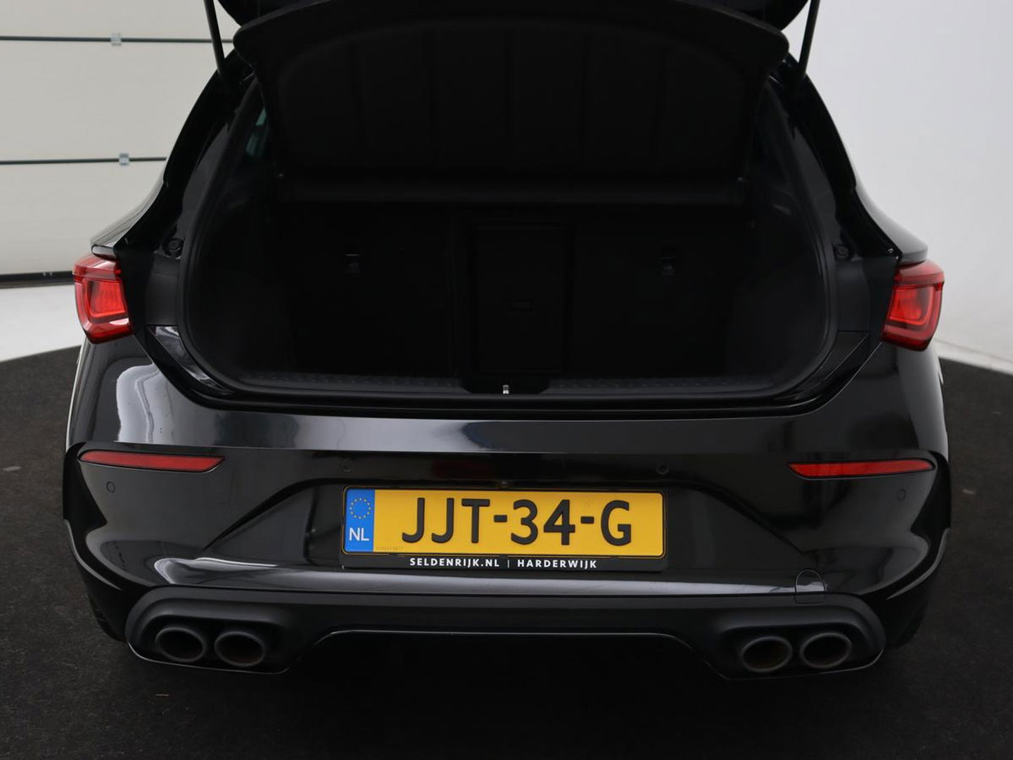 CUPRA Leon 2.0 TSI | 300pk | Panoramadak | Leder | Stoelverwarming | Carplay | Camera | Adaptive cruise | Navigatie | 19'' | Sfeerverlichting | Memory | Keyless | Sportstoelen