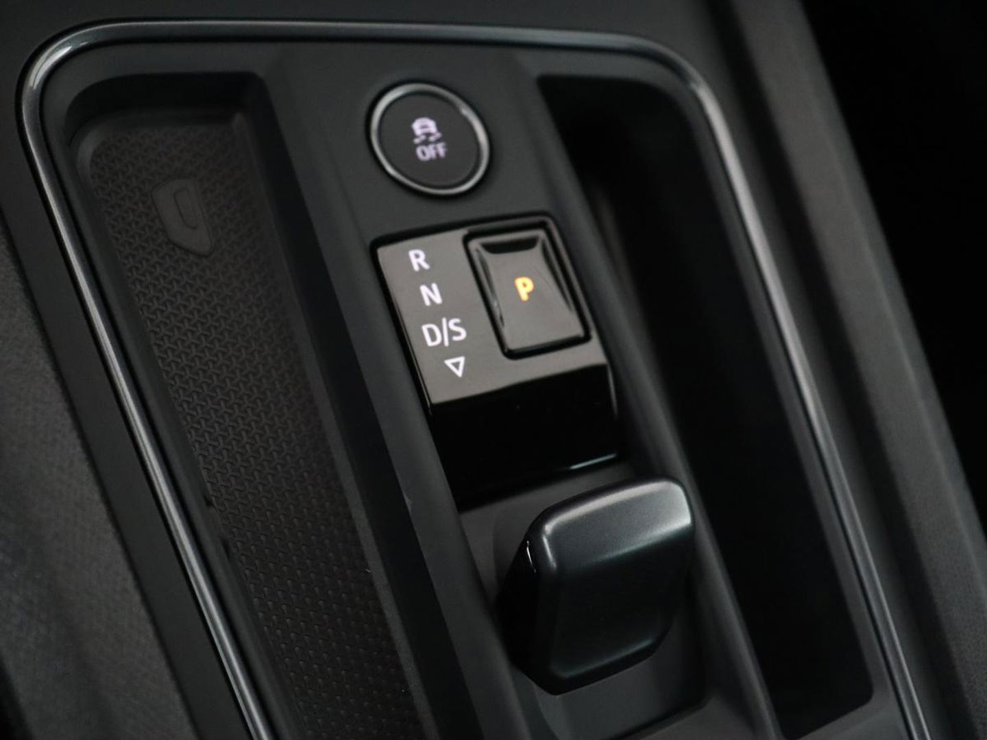 CUPRA Leon 2.0 TSI | 300pk | Panoramadak | Leder | Stoelverwarming | Carplay | Camera | Adaptive cruise | Navigatie | 19'' | Sfeerverlichting | Memory | Keyless | Sportstoelen