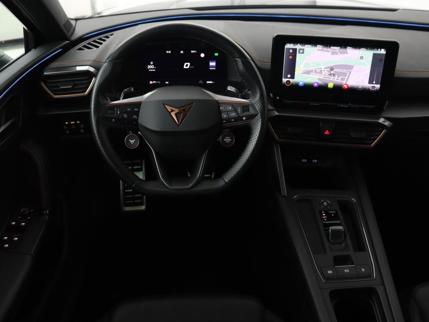 CUPRA Leon 2.0 TSI | 300pk | Panoramadak | Leder | Stoelverwarming | Carplay | Camera | Adaptive cruise | Navigatie | 19'' | Sfeerverlichting | Memory | Keyless | Sportstoelen