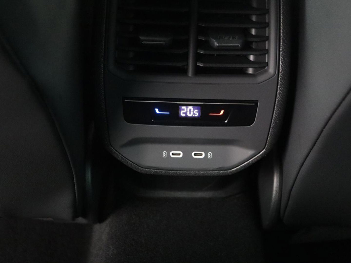 CUPRA Leon 2.0 TSI | 300pk | Panoramadak | Leder | Stoelverwarming | Carplay | Camera | Adaptive cruise | Navigatie | 19'' | Sfeerverlichting | Memory | Keyless | Sportstoelen