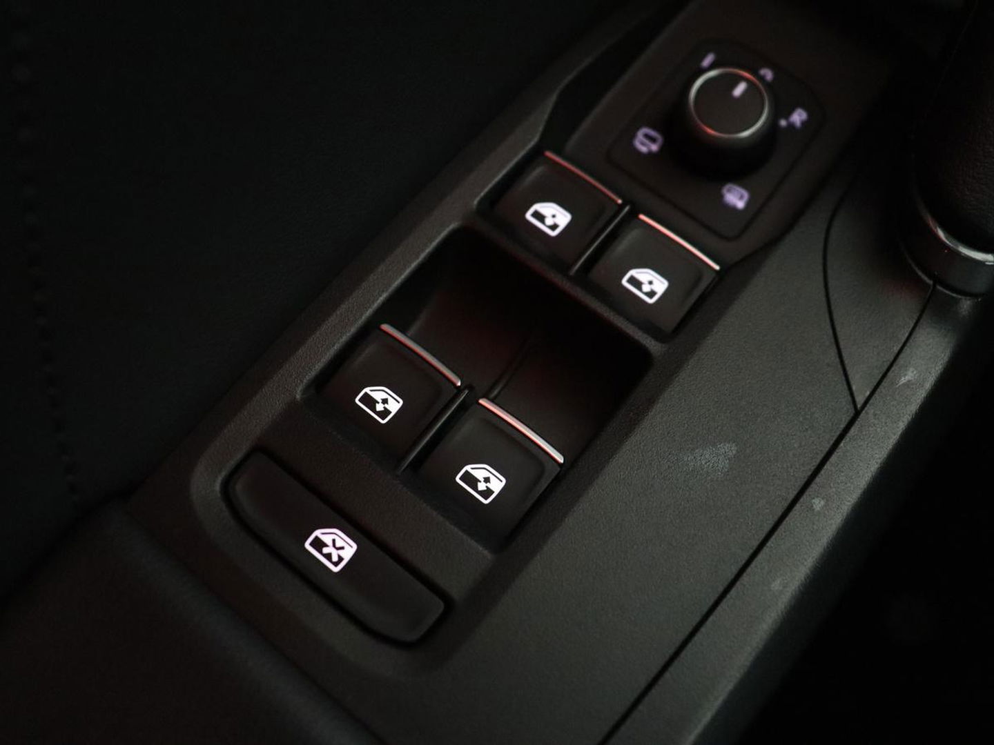 CUPRA Leon 2.0 TSI | 300pk | Panoramadak | Leder | Stoelverwarming | Carplay | Camera | Adaptive cruise | Navigatie | 19'' | Sfeerverlichting | Memory | Keyless | Sportstoelen