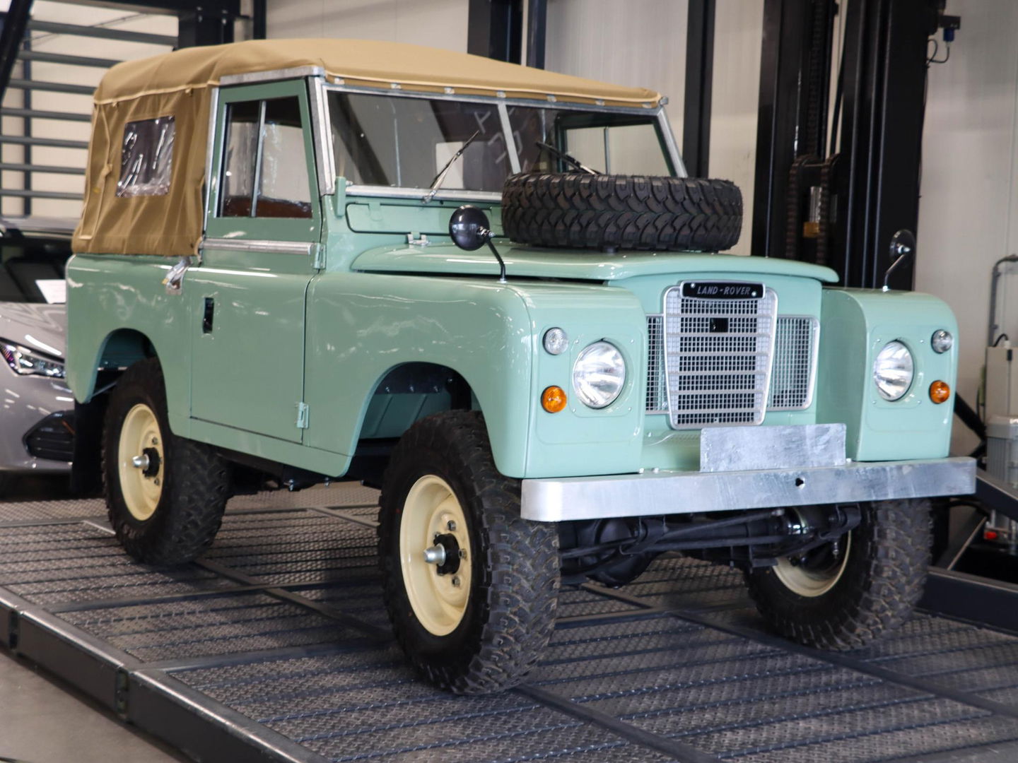 Land Rover 88 Series III Compl. gerestaureerd | Diesel | Belastingvrij! | incl. BTW