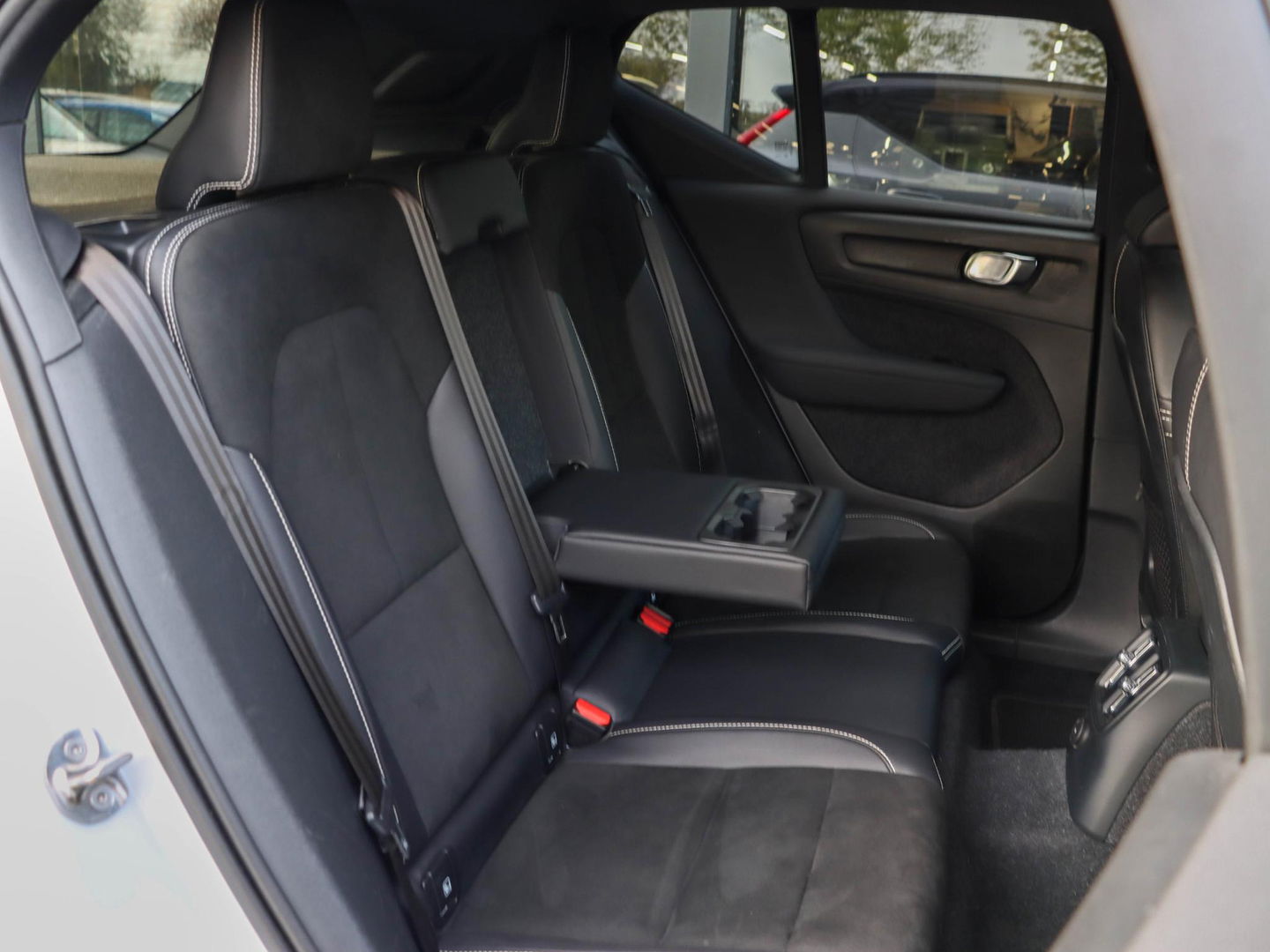 Volvo XC40 T4 Recharge R-Design 211PK Leder/Alcantara Camera ACC TwoTone lak