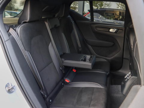 Volvo XC40 T4 Recharge R-Design 211PK Leder/Alcantara Camera ACC TwoTone lak