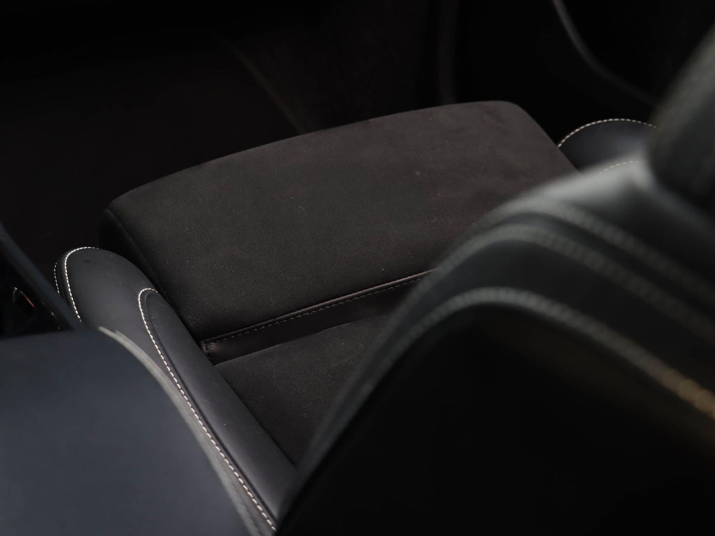 Volvo XC40 T4 Recharge R-Design 211PK Leder/Alcantara Camera ACC TwoTone lak