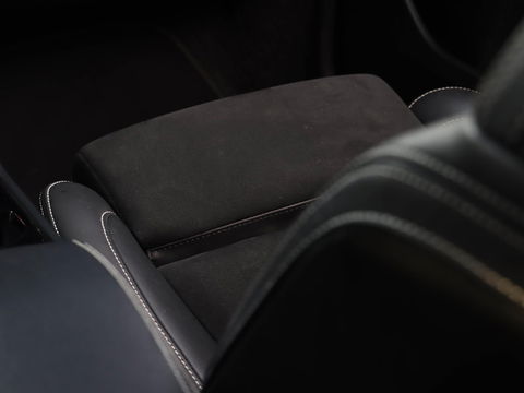 Volvo XC40 T4 Recharge R-Design 211PK Leder/Alcantara Camera ACC TwoTone lak