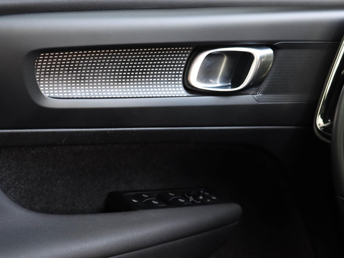 Volvo XC40 T4 Recharge R-Design 211PK Leder/Alcantara Camera ACC TwoTone lak