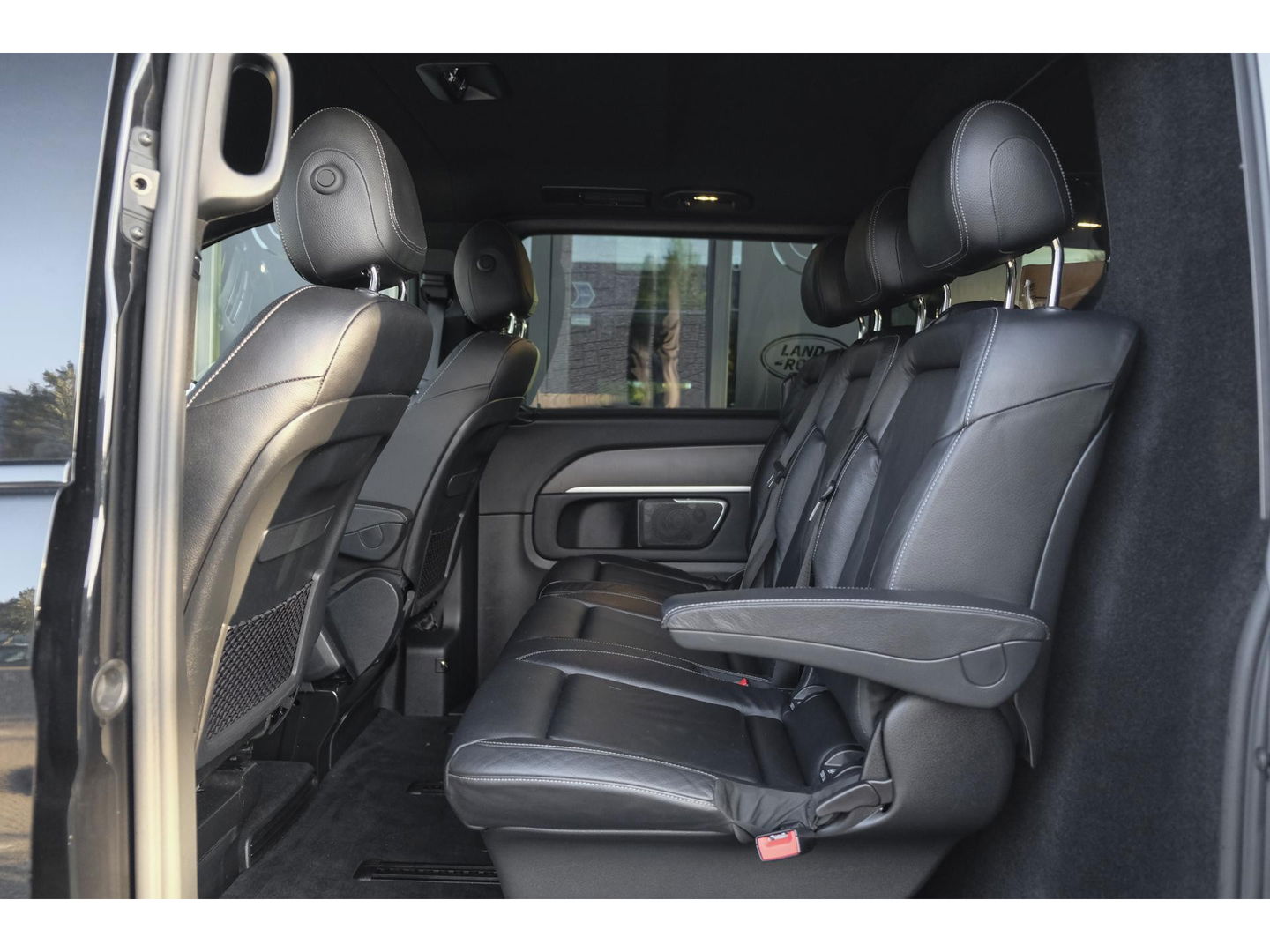 Mercedes-Benz V-Klasse V300d AMG 240pk Extra Lang XL Burmester Elektrische schuifdeuren Trekhaak Night pakket Black Edition