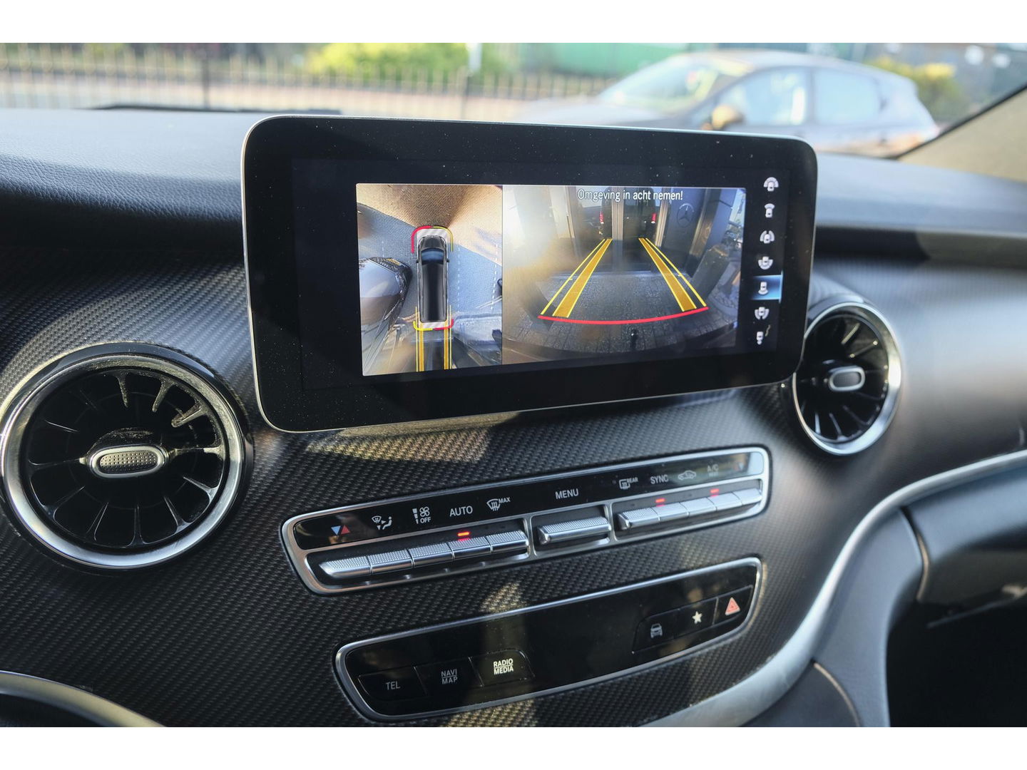 Mercedes-Benz V-Klasse V300d AMG 240pk Extra Lang XL Burmester Elektrische schuifdeuren Trekhaak Night pakket Black Edition