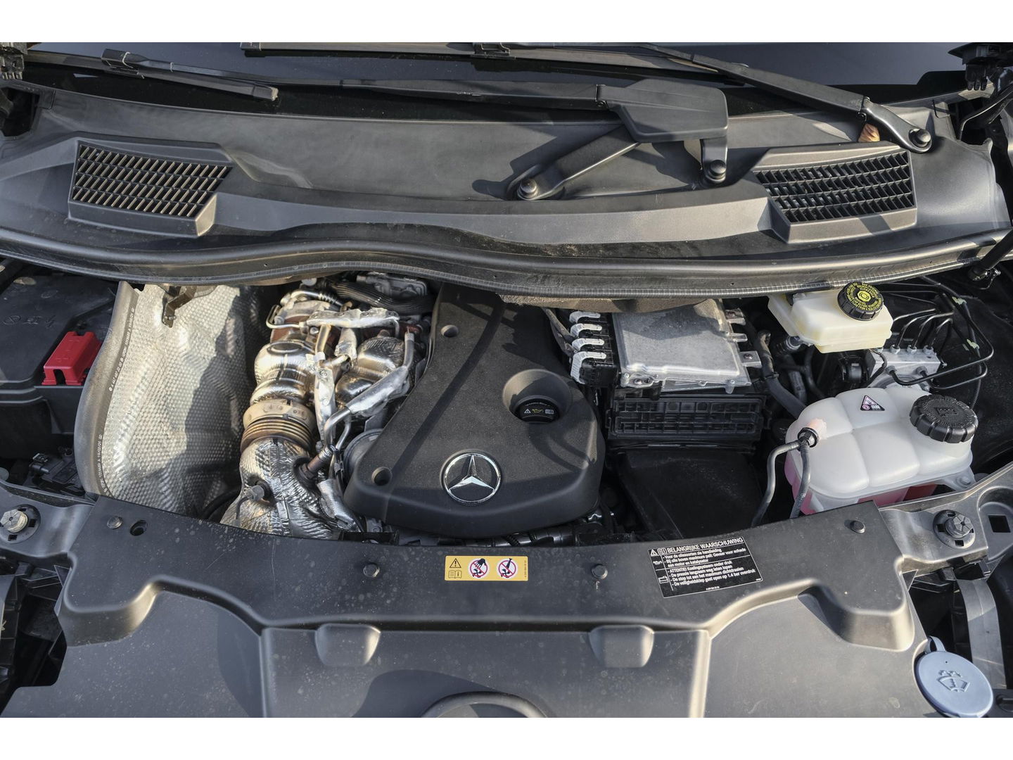 Mercedes-Benz V-Klasse V300d AMG 240pk Extra Lang XL Burmester Elektrische schuifdeuren Trekhaak Night pakket Black Edition