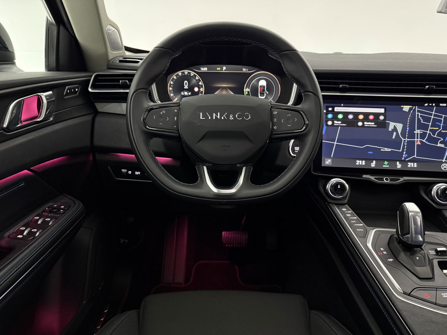 Lynk Co 01 1.5 | Pano | Virtual | Sfeerverl. | Memory | Camera | Carplay | Keyless | Adaptive Cruise