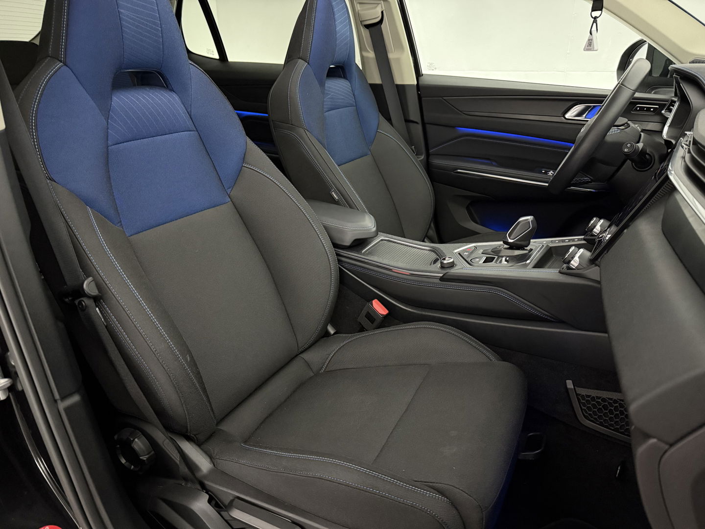 Lynk Co 01 1.5 | Pano | Virtual | Sfeerverl. | Memory | Camera | Carplay | Keyless | Adaptive Cruise