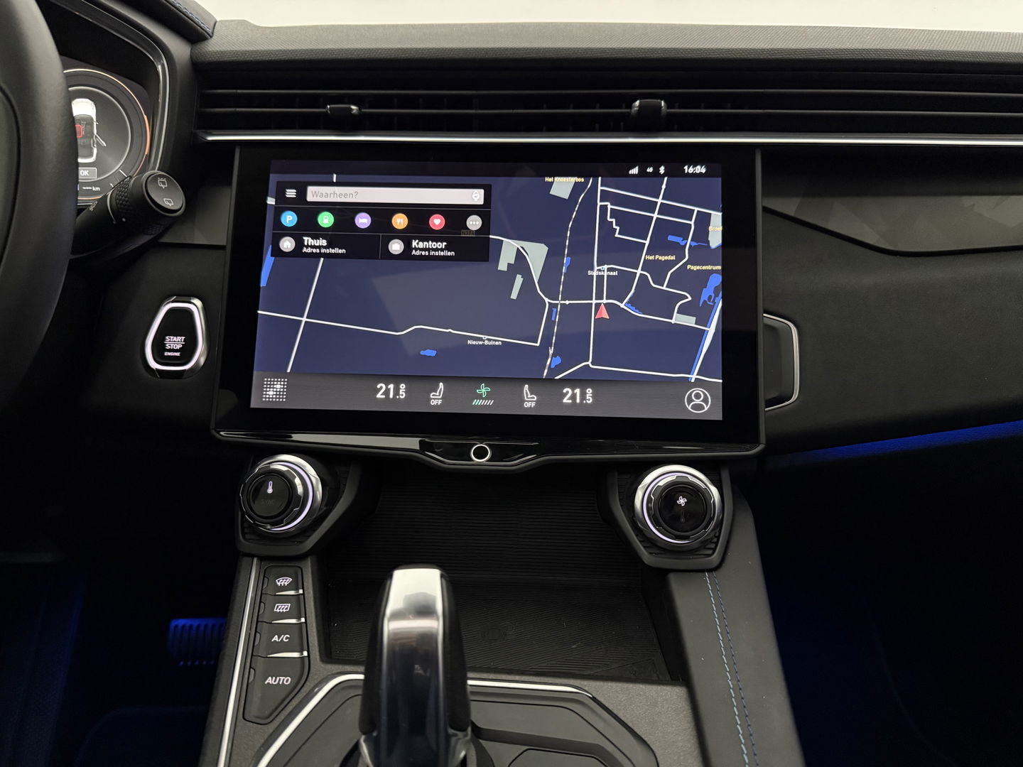 Lynk Co 01 1.5 | Pano | Virtual | Sfeerverl. | Memory | Camera | Carplay | Keyless | Adaptive Cruise