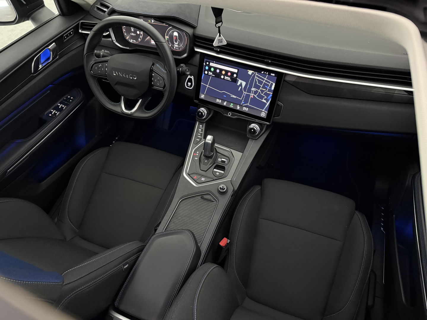 Lynk Co 01 1.5 | Pano | Virtual | Sfeerverl. | Memory | Camera | Carplay | Keyless | Adaptive Cruise