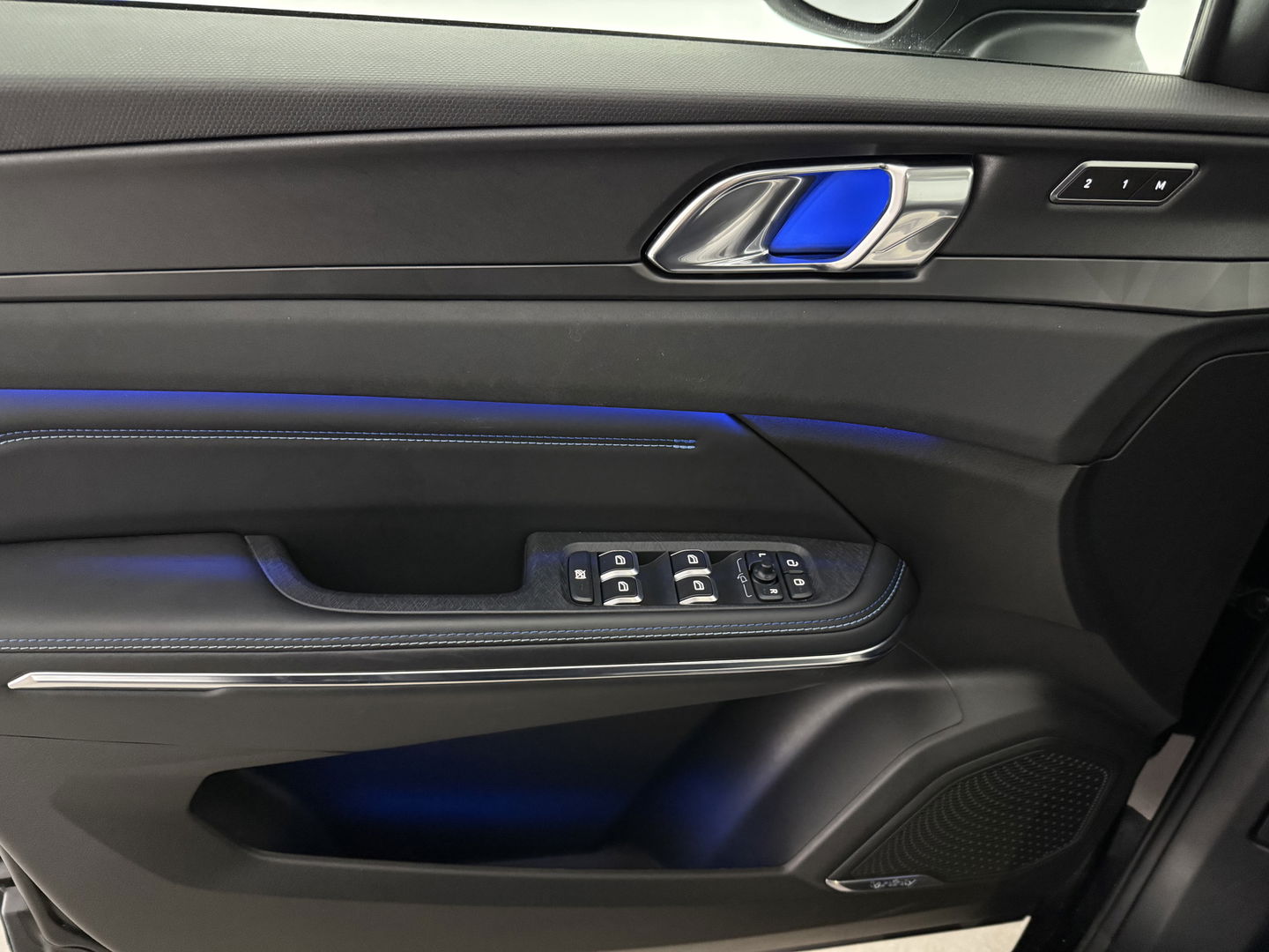 Lynk Co 01 1.5 | Pano | Virtual | Sfeerverl. | Memory | Camera | Carplay | Keyless | Adaptive Cruise