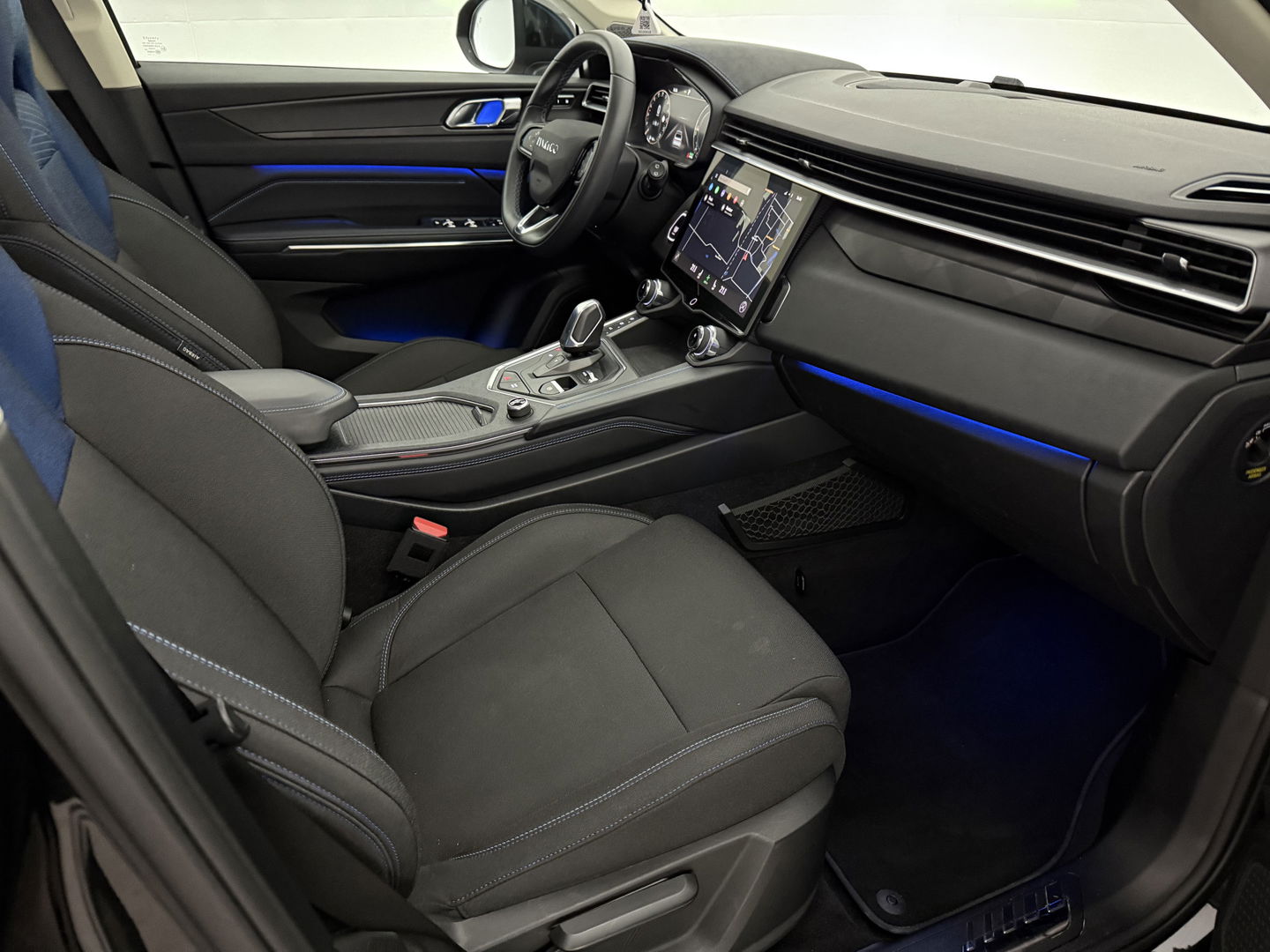 Lynk Co 01 1.5 | Pano | Virtual | Sfeerverl. | Memory | Camera | Carplay | Keyless | Adaptive Cruise