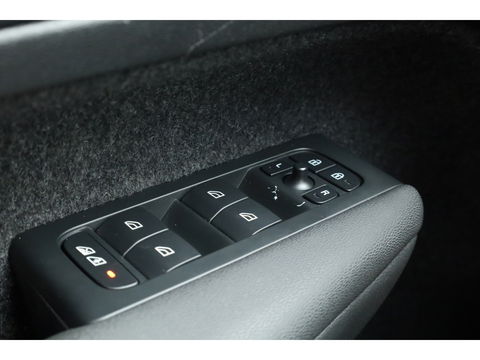 Volvo C40 Recharge Twin Ultimate 78 kWh |408 PK | Pano | 360 camera | H&K Audio | Elek. stoelen | Warmtepomp