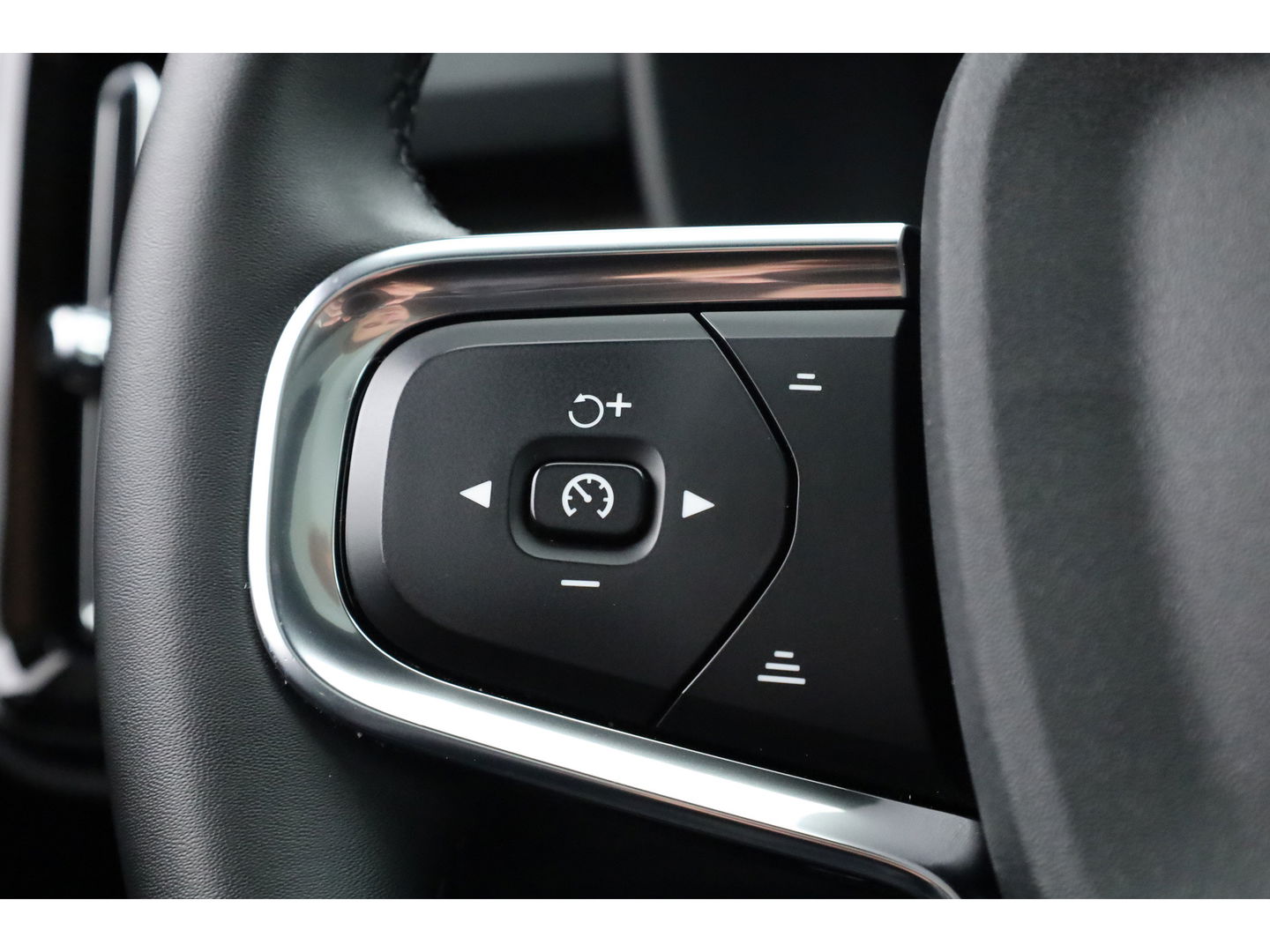 Volvo C40 Recharge Twin Ultimate 78 kWh |408 PK | Pano | 360 camera | H&K Audio | Elek. stoelen | Warmtepomp