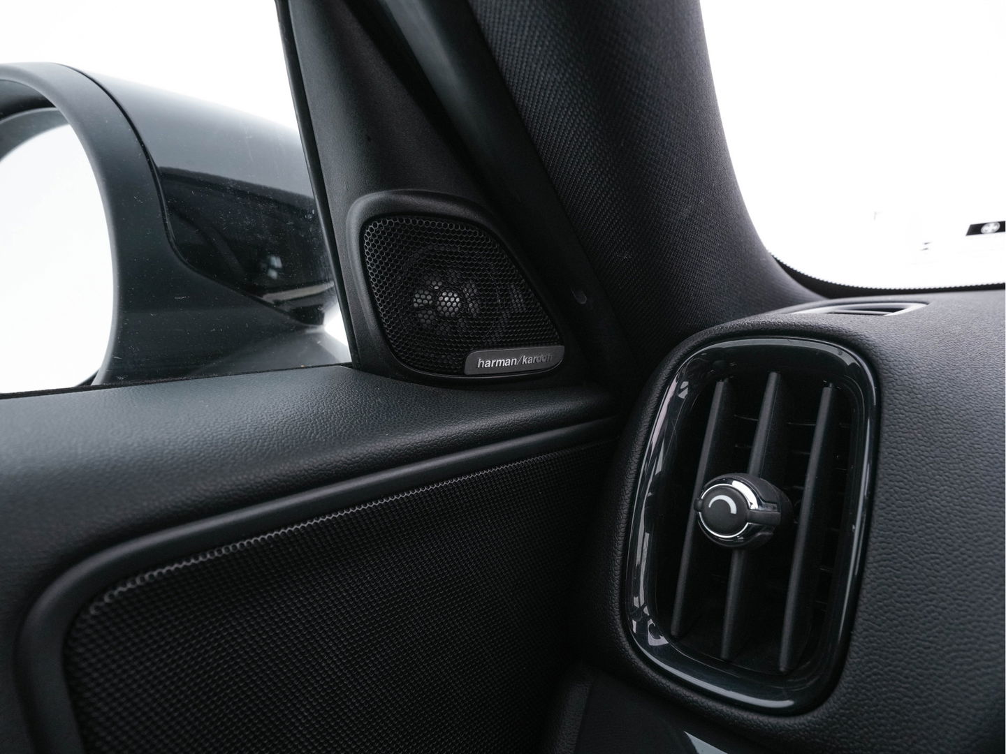 MINI Countryman 1.5 Cooper Boardwalk Edition (INCL-BTW) Aut. *PANO | HEAD-UP | ADAPTIVE-CRUISE | LUXURY-LEATHER | FULL-LED | HARMAN/KARDON | CAMERA | KEYLESS | HEATED-SPORTSEATS | AMBIENT-LIGHT | DAB+ | NAVI-FULLMAP | ECC | PDC | DIGI-C