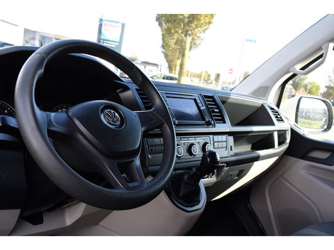 Volkswagen Transporter 2.0 TDI L2H1 DC PB Edition Carplay, Trekhaak, Airco, 150pk, Multimedia, Euro 6,Uniek!