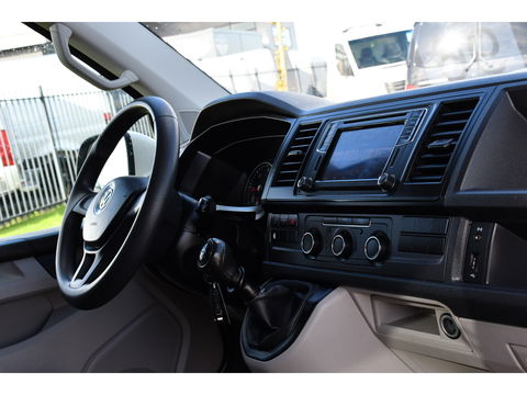 Volkswagen Transporter 2.0 TDI L2H1 DC PB Edition Carplay, Trekhaak, Airco, 150pk, Multimedia, Euro 6,Uniek!