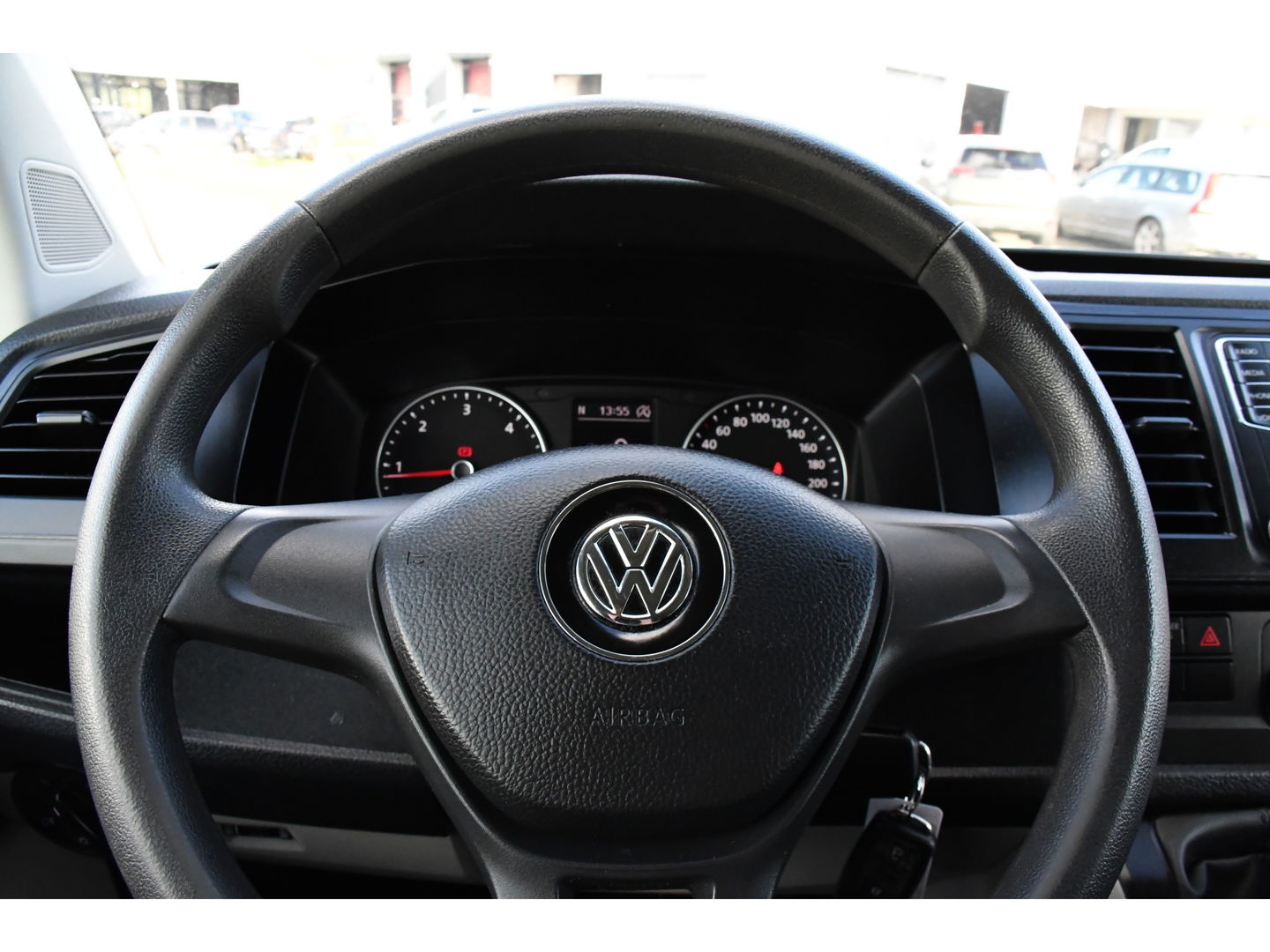 Volkswagen Transporter 2.0 TDI L2H1 DC PB Edition Carplay, Trekhaak, Airco, 150pk, Multimedia, Euro 6,Uniek!