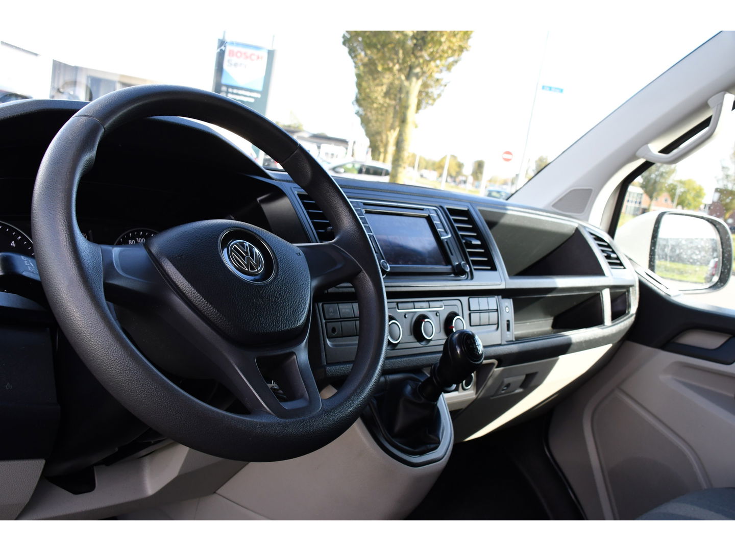 Volkswagen Transporter 2.0 TDI L2H1 DC PB Edition Carplay, Trekhaak, Airco, 150pk, Multimedia, Euro 6,Uniek!