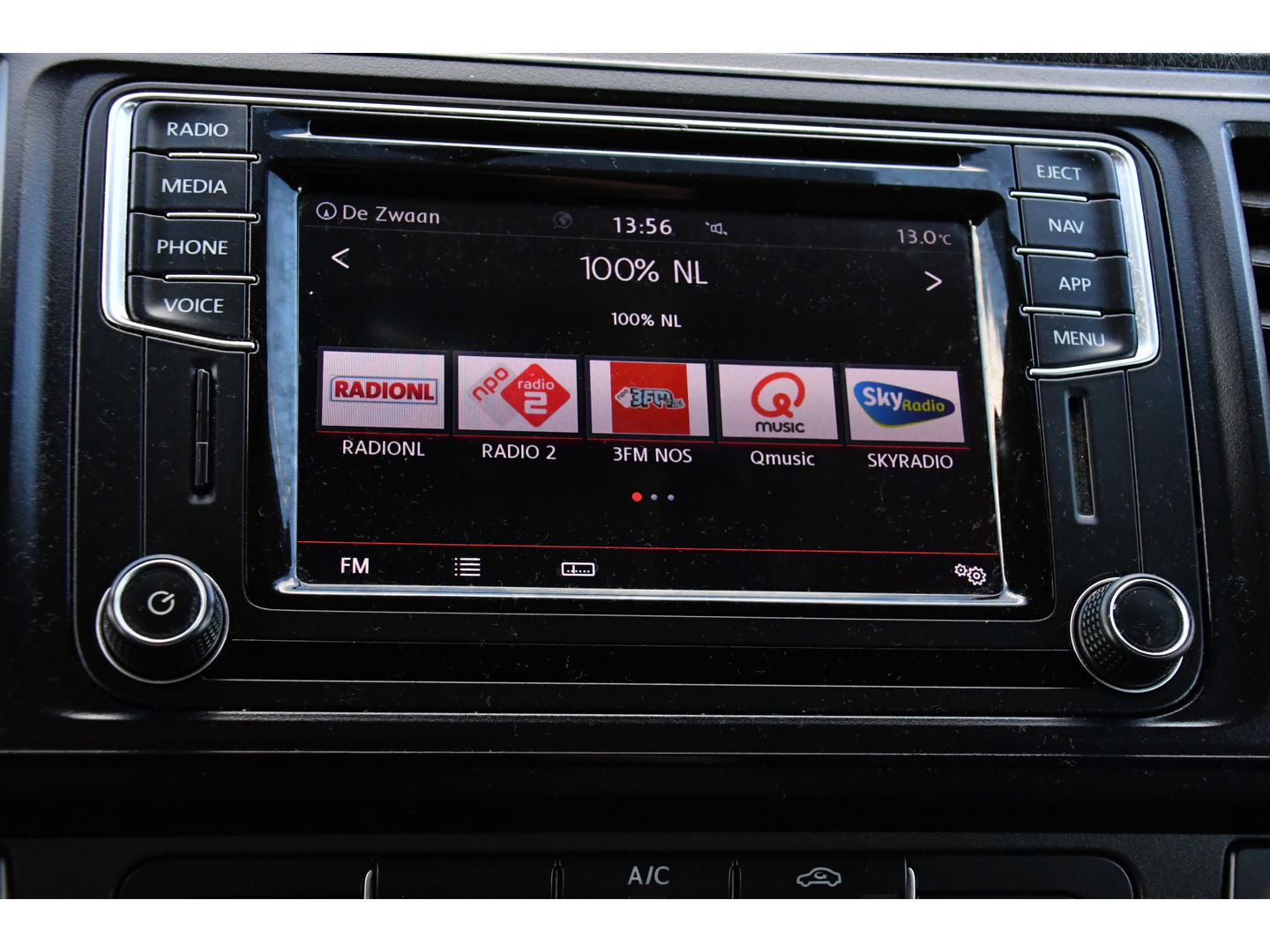 Volkswagen Transporter 2.0 TDI L2H1 DC PB Edition Carplay, Trekhaak, Airco, 150pk, Multimedia, Euro 6,Uniek!