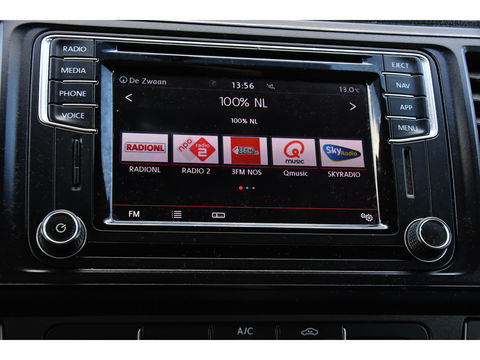 Volkswagen Transporter 2.0 TDI L2H1 DC PB Edition Carplay, Trekhaak, Airco, 150pk, Multimedia, Euro 6,Uniek!
