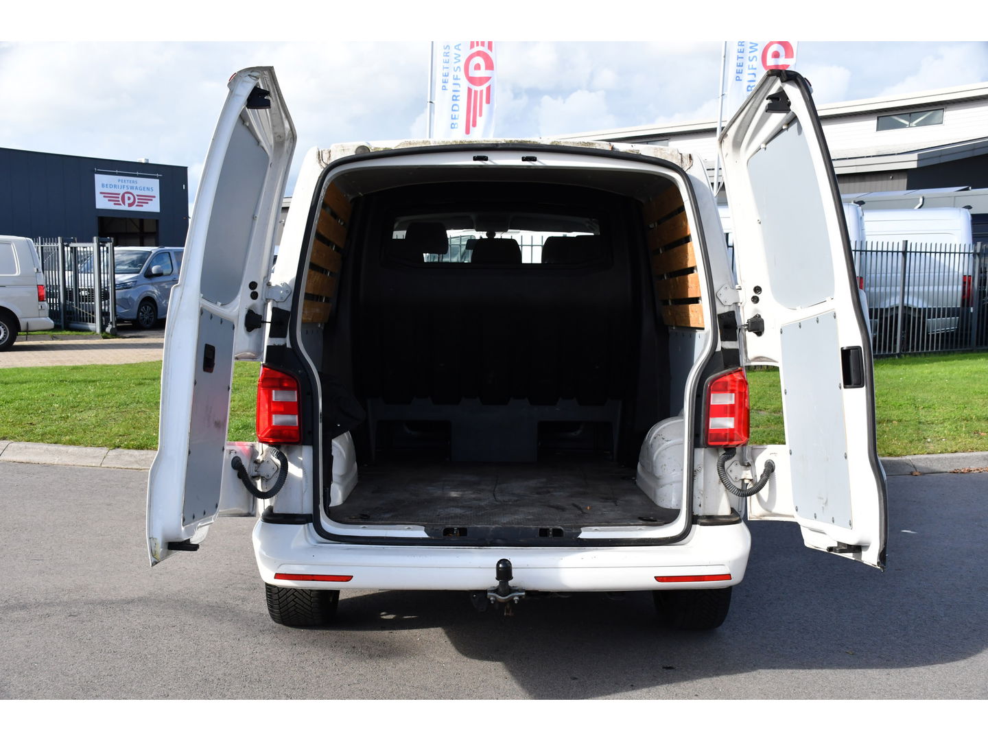 Volkswagen Transporter 2.0 TDI L2H1 DC PB Edition Carplay, Trekhaak, Airco, 150pk, Multimedia, Euro 6,Uniek!