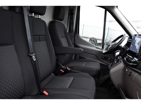 Ford Transit 350 2.0 TDCI L3H2 RWD Black Edition Adaptieve Cruise, Camera, 3500kg Trekhaak, 2 x Schuifdeur, Carplay, Xenon, 165pk, Automaat, Uniek!