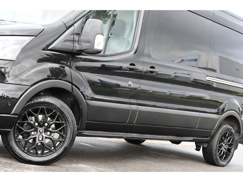 Ford Transit 350 2.0 TDCI L3H2 RWD Black Edition Adaptieve Cruise, Camera, 3500kg Trekhaak, 2 x Schuifdeur, Carplay, Xenon, 165pk, Automaat, Uniek!