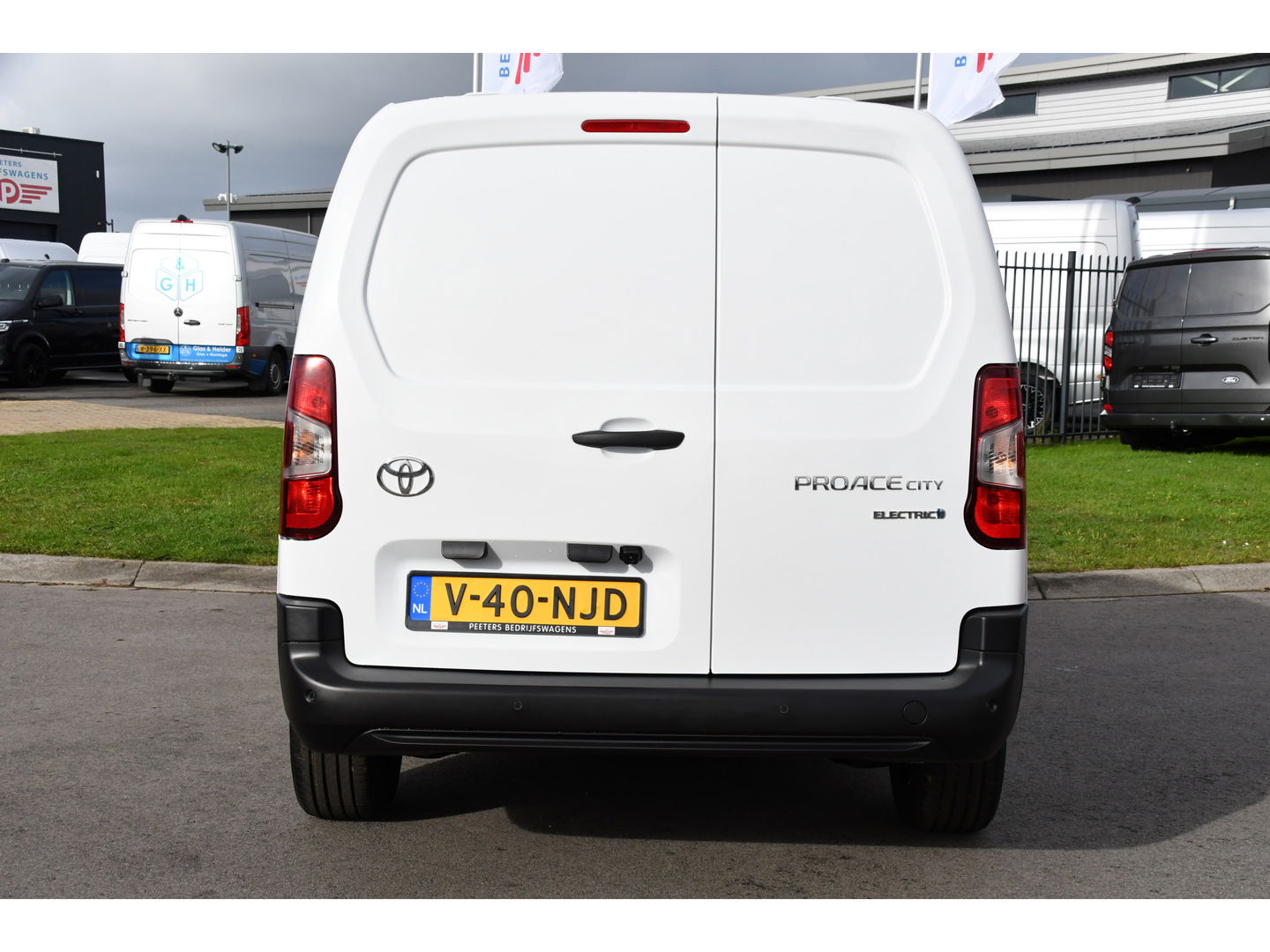 Toyota PROACE CITY Electric l2 50 kWh PB Edition 5 x Direct Leverbaar! Camera, Cruise, 2 x Schuifdeur, Carplay, 136pk,