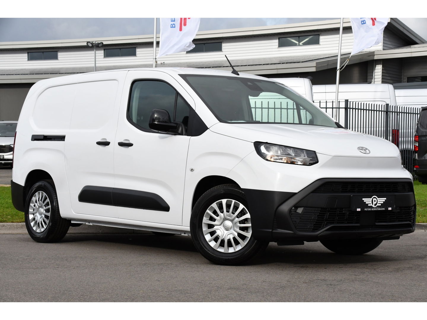 Toyota PROACE CITY Electric l2 50 kWh PB Edition 5 x Direct Leverbaar! Camera, Cruise, 2 x Schuifdeur, Carplay, 136pk,