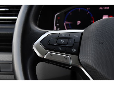 Volkswagen Transporter 2.0 TDI L2H1 DC Caravelle Full options! Adaptieve Cruise, Virtual, Carplay, LED, 204PK, 2 x Schuifdeur, Clima, Stoelverwarming, Trekhaak, Uniek! Bulli