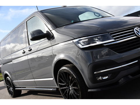 Volkswagen Transporter 2.0 TDI L2H1 DC Caravelle Full options! Adaptieve Cruise, Virtual, Carplay, LED, 204PK, 2 x Schuifdeur, Clima, Stoelverwarming, Trekhaak, Uniek! Bulli
