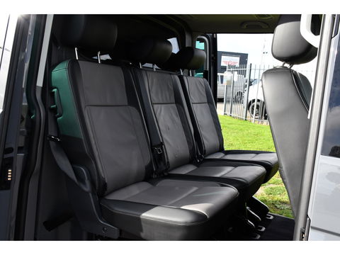 Volkswagen Transporter 2.0 TDI L2H1 DC Caravelle Full options! Adaptieve Cruise, Virtual, Carplay, LED, 204PK, 2 x Schuifdeur, Clima, Stoelverwarming, Trekhaak, Uniek! Bulli