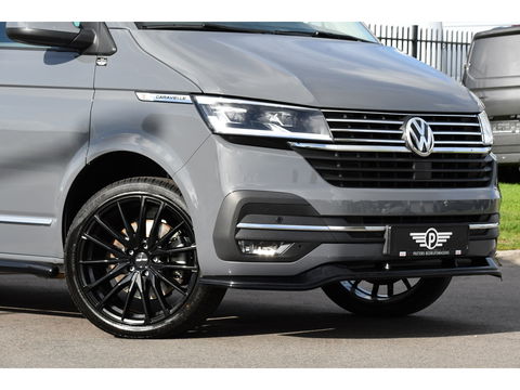 Volkswagen Transporter 2.0 TDI L2H1 DC Caravelle Full options! Adaptieve Cruise, Virtual, Carplay, LED, 204PK, 2 x Schuifdeur, Clima, Stoelverwarming, Trekhaak, Uniek! Bulli