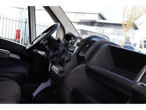 Peugeot Boxer 2.2 BlueHDi 120 L2H2 Premium Cruise, NAVI, Sensoren, Trekhaak, Multimedia, 120pk, Uniek!