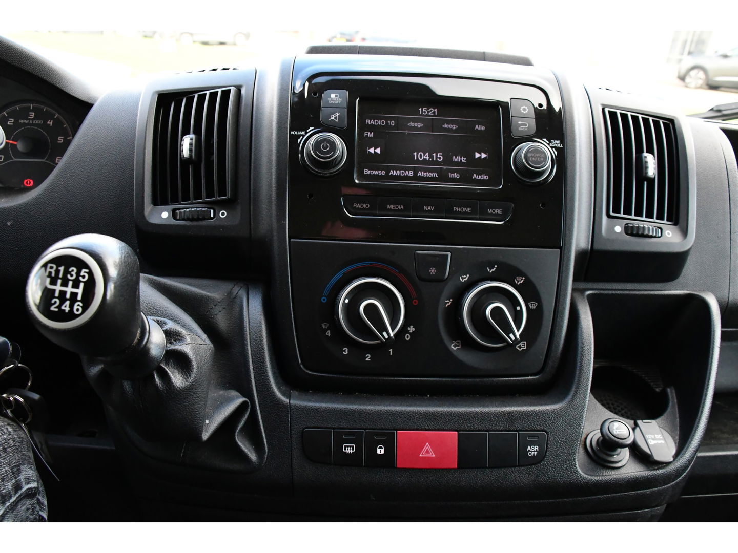 Peugeot Boxer 2.2 BlueHDi 120 L2H2 Premium Cruise, NAVI, Sensoren, Trekhaak, Multimedia, 120pk, Uniek!