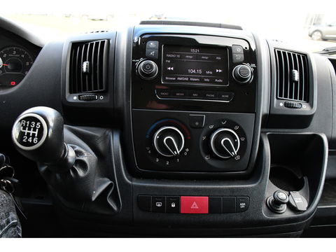 Peugeot Boxer 2.2 BlueHDi 120 L2H2 Premium Cruise, NAVI, Sensoren, Trekhaak, Multimedia, 120pk, Uniek!