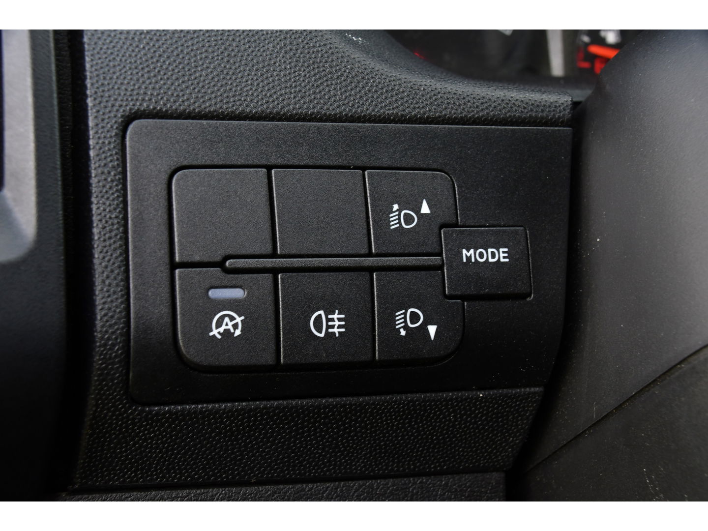 Peugeot Boxer 2.2 BlueHDi 120 L2H2 Premium Cruise, NAVI, Sensoren, Trekhaak, Multimedia, 120pk, Uniek!