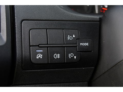 Peugeot Boxer 2.2 BlueHDi 120 L2H2 Premium Cruise, NAVI, Sensoren, Trekhaak, Multimedia, 120pk, Uniek!