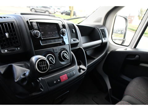 Peugeot Boxer 2.2 BlueHDi 120 L2H2 Premium Cruise, NAVI, Sensoren, Trekhaak, Multimedia, 120pk, Uniek!